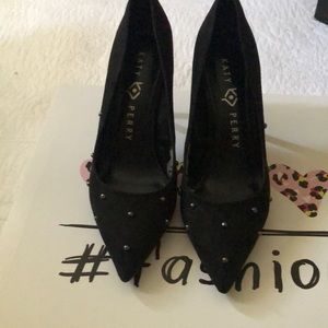 A black shoes in good condition one time used.